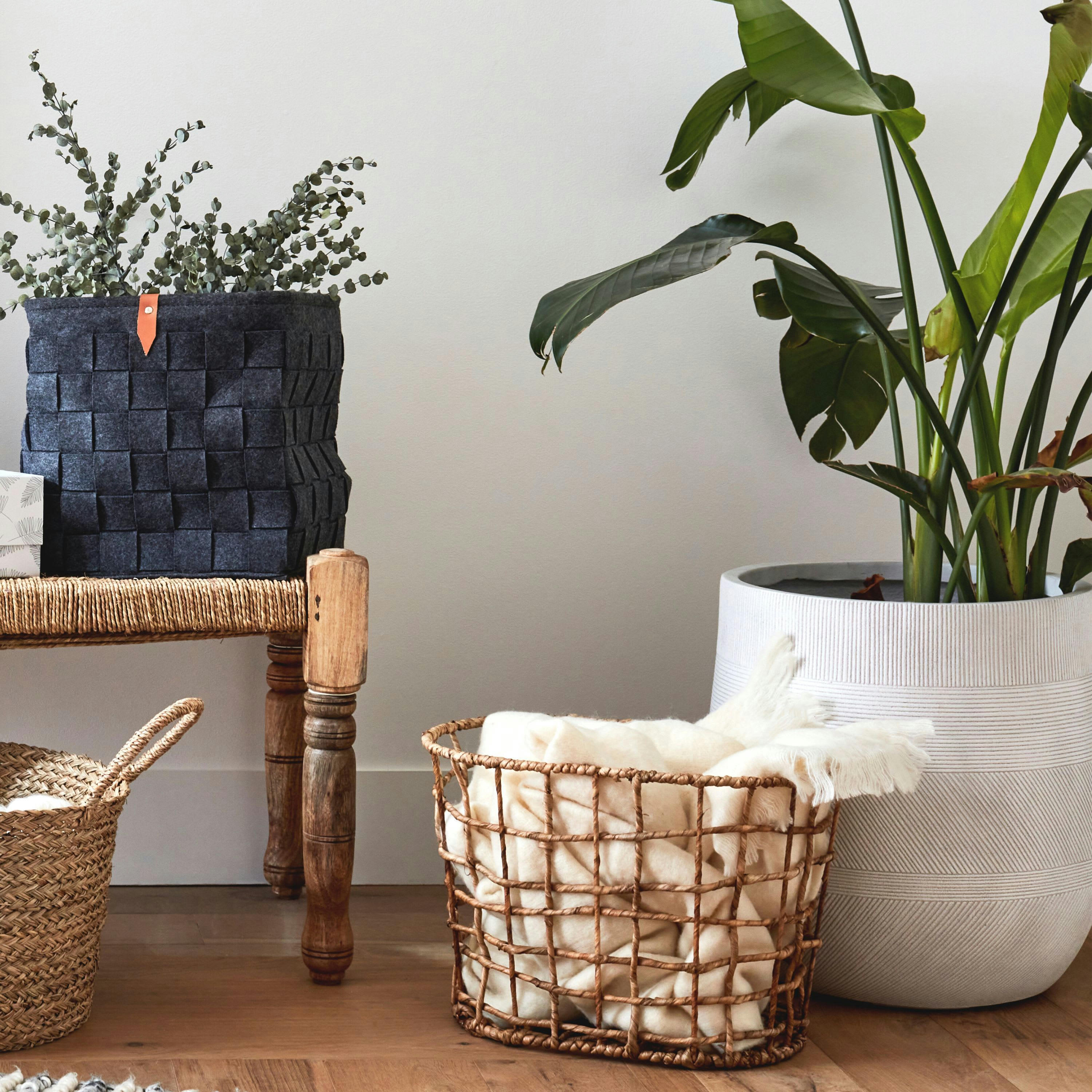 - Panier de rangement décoratif en paille avec motif ajouré 42x35x29cm