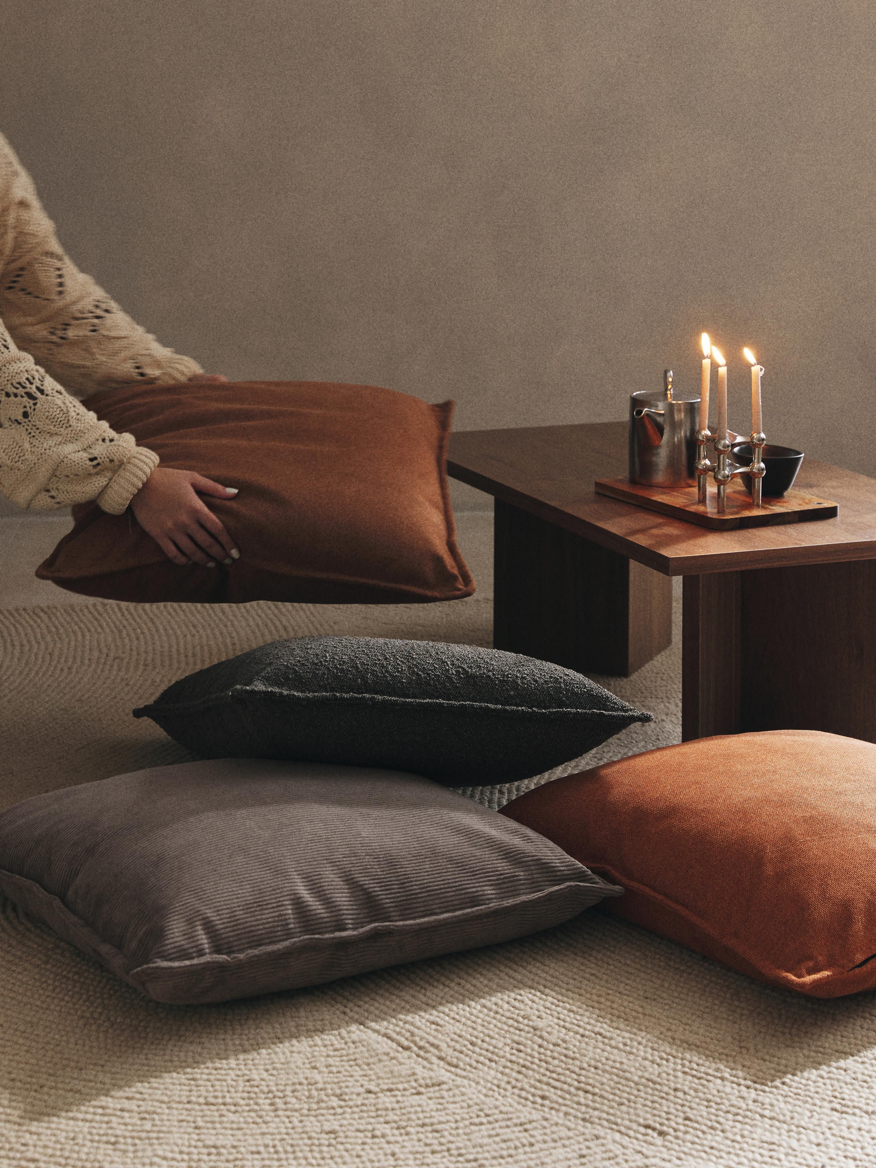 Großes Bouclé-Sofa-Kissen Lennon, 70 x 70 cm