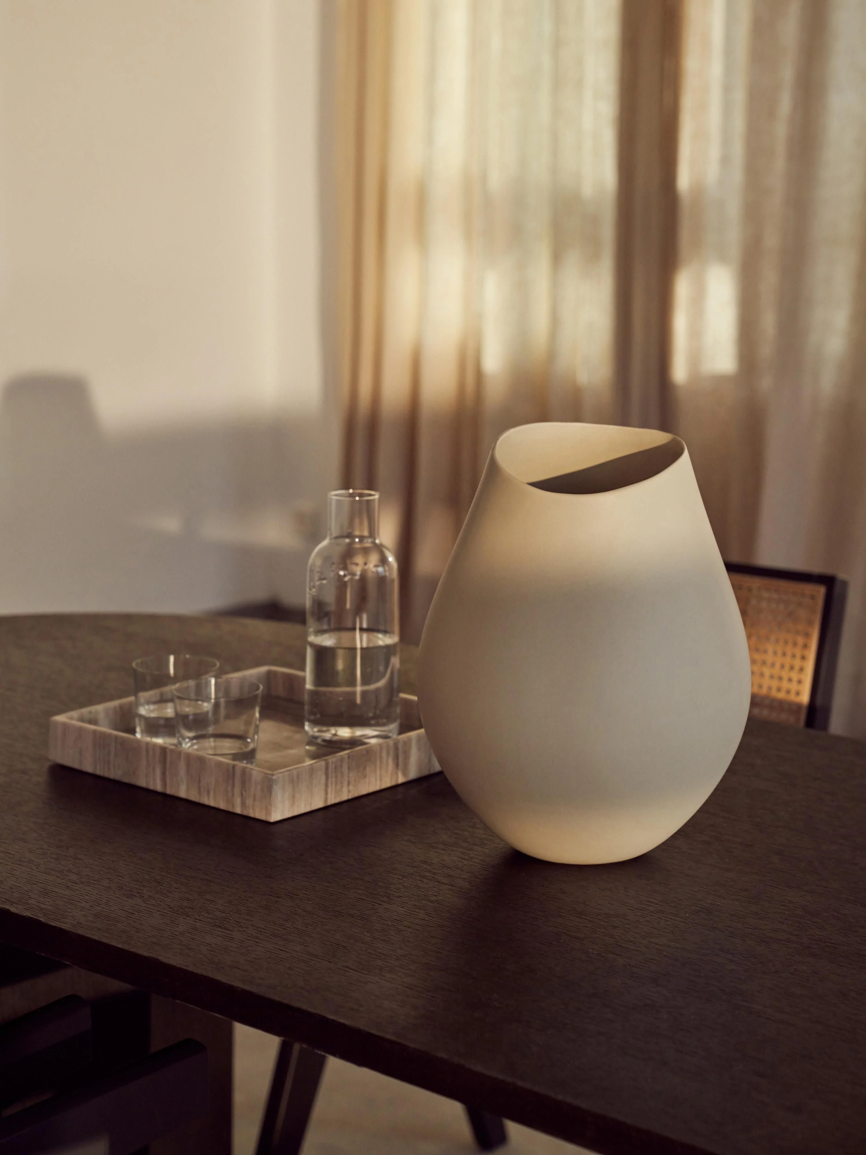 Große handgefertigte Vase Opium aus Steingut, H 39 cm