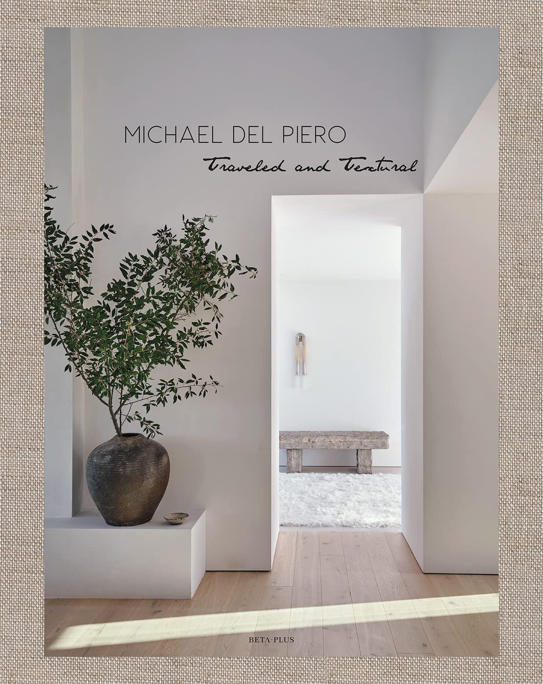 New-Mags koffietafelboek Michael Del Piero. Traveled and Textural - beige - 28 x 2.5 x 35