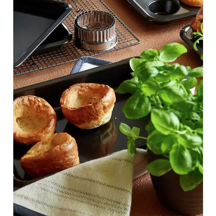 Habitat Roasting Tin with Pouring Lip