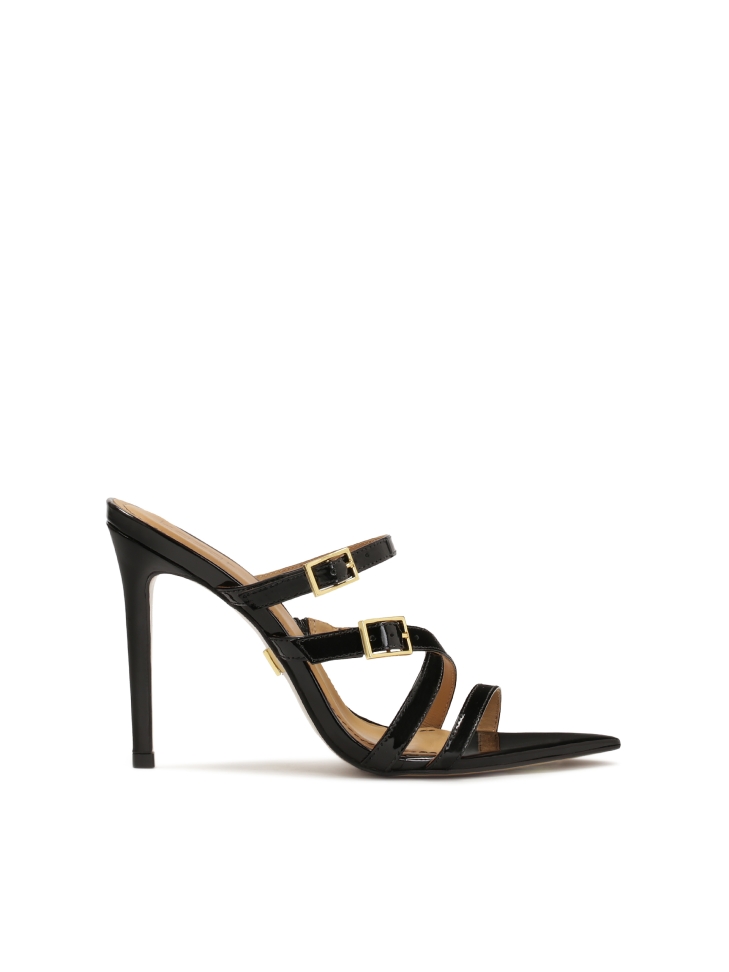 Patent leather mules with pointed toes