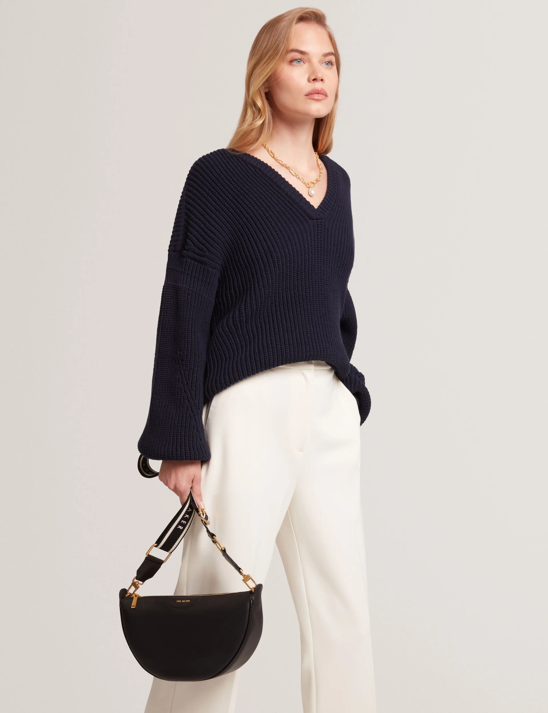 ESSINA | BLACK