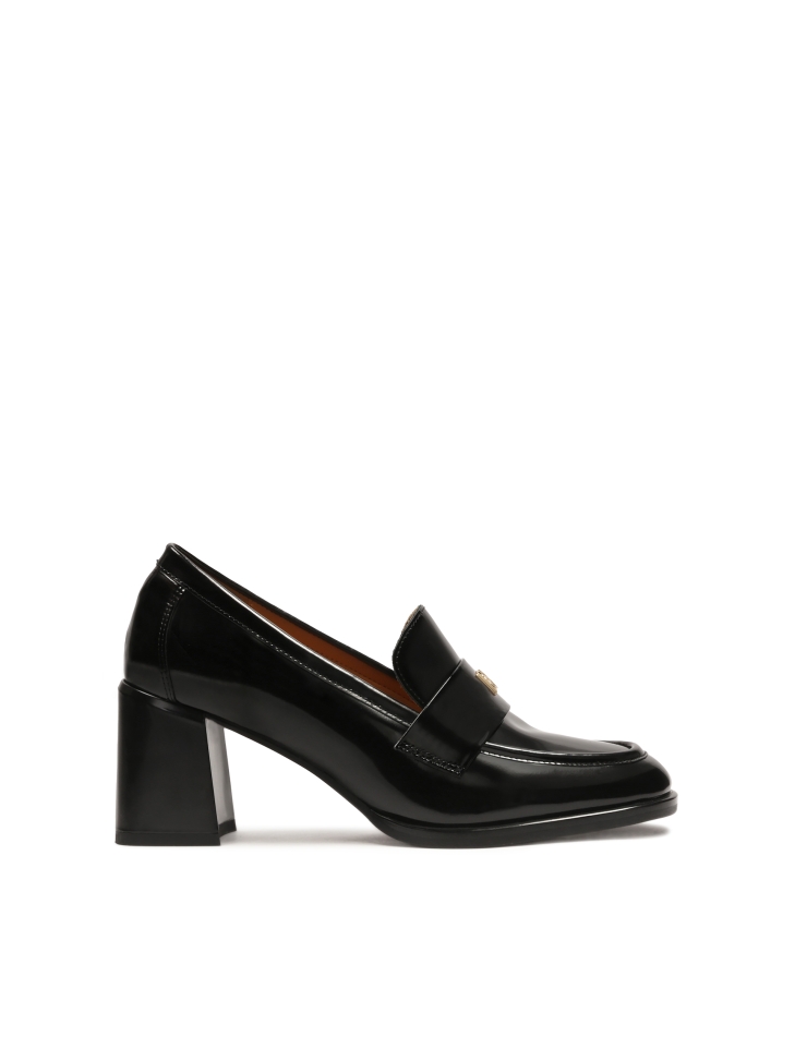 Lords pumps with a wide heel