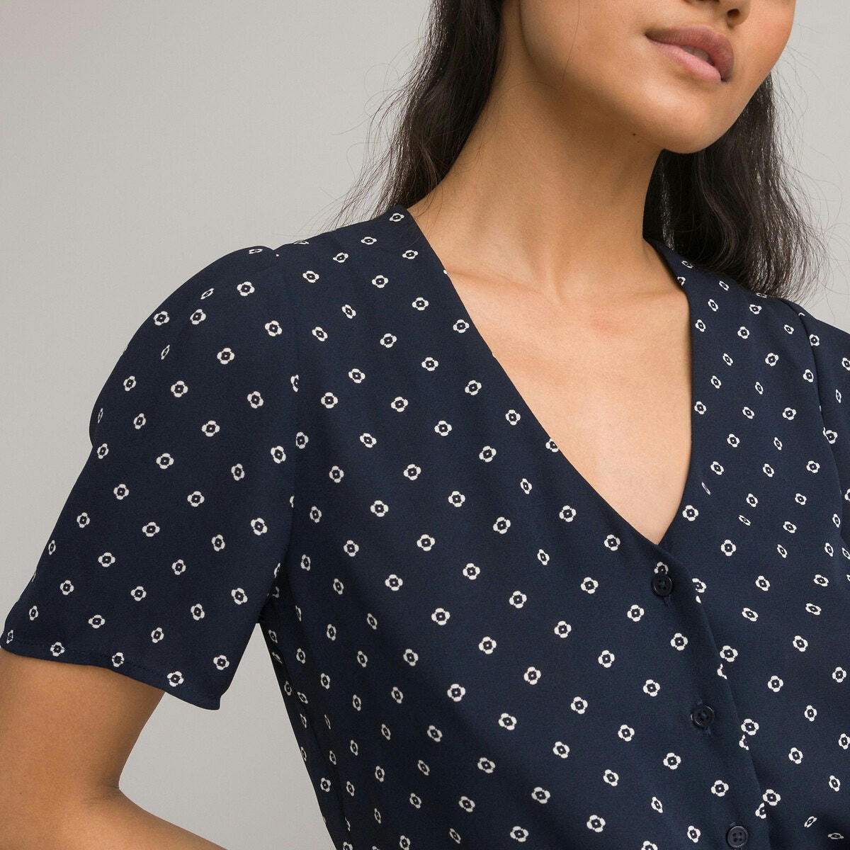 Chemise col v, manches courtes