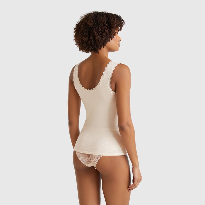 Modal tank top with lace
