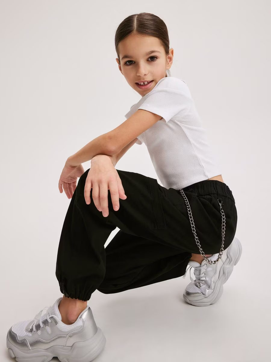 Trousers With Chain Detail