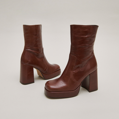 Bottines à talons et bouts carrésen cuir vieilli marron | BEN