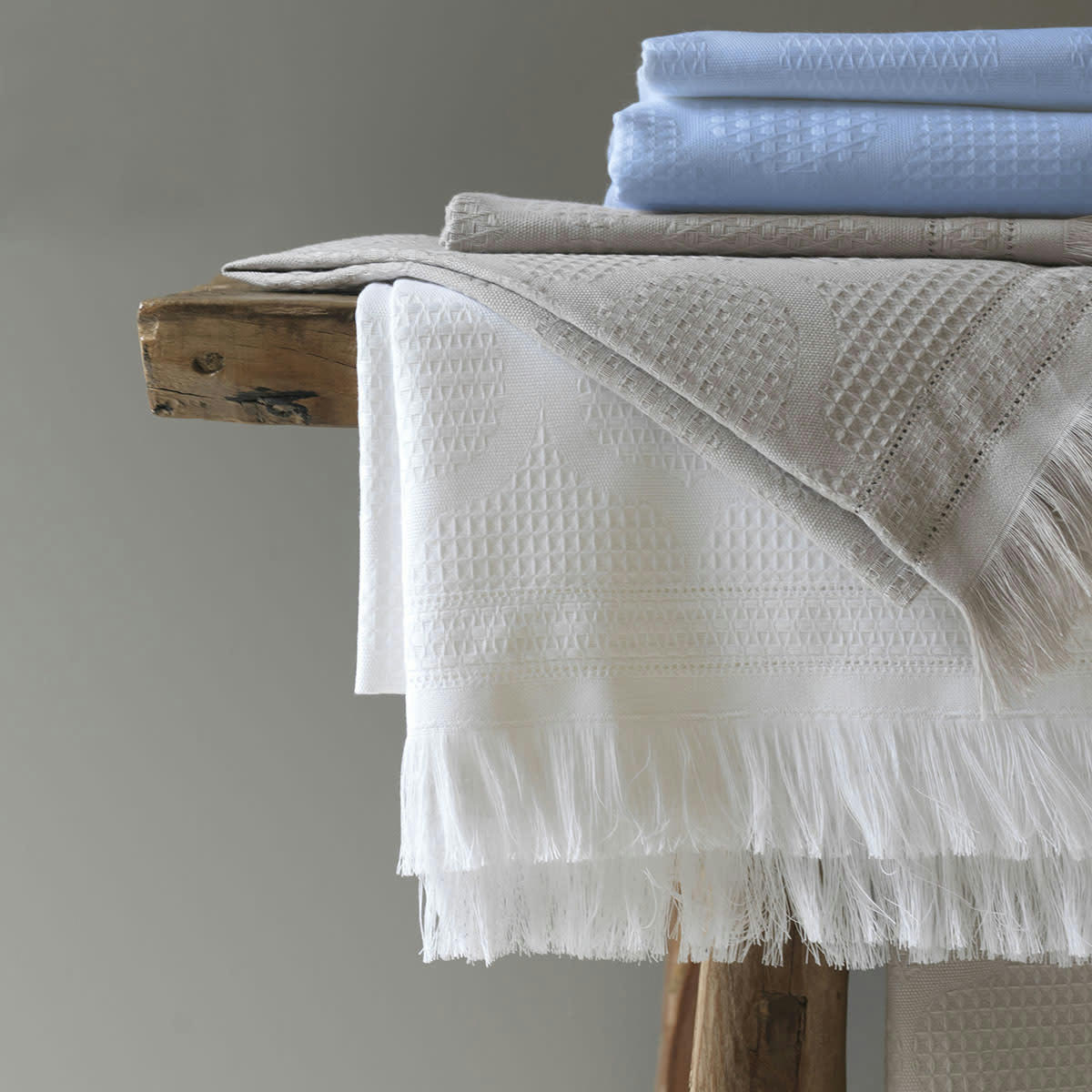 HERA - Serviette de bain en coton blanc 70 x 140