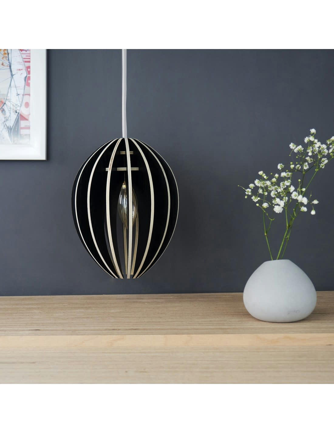 FÈVE - Lampe suspension bois et béton frêne teinté noir cordon blanc