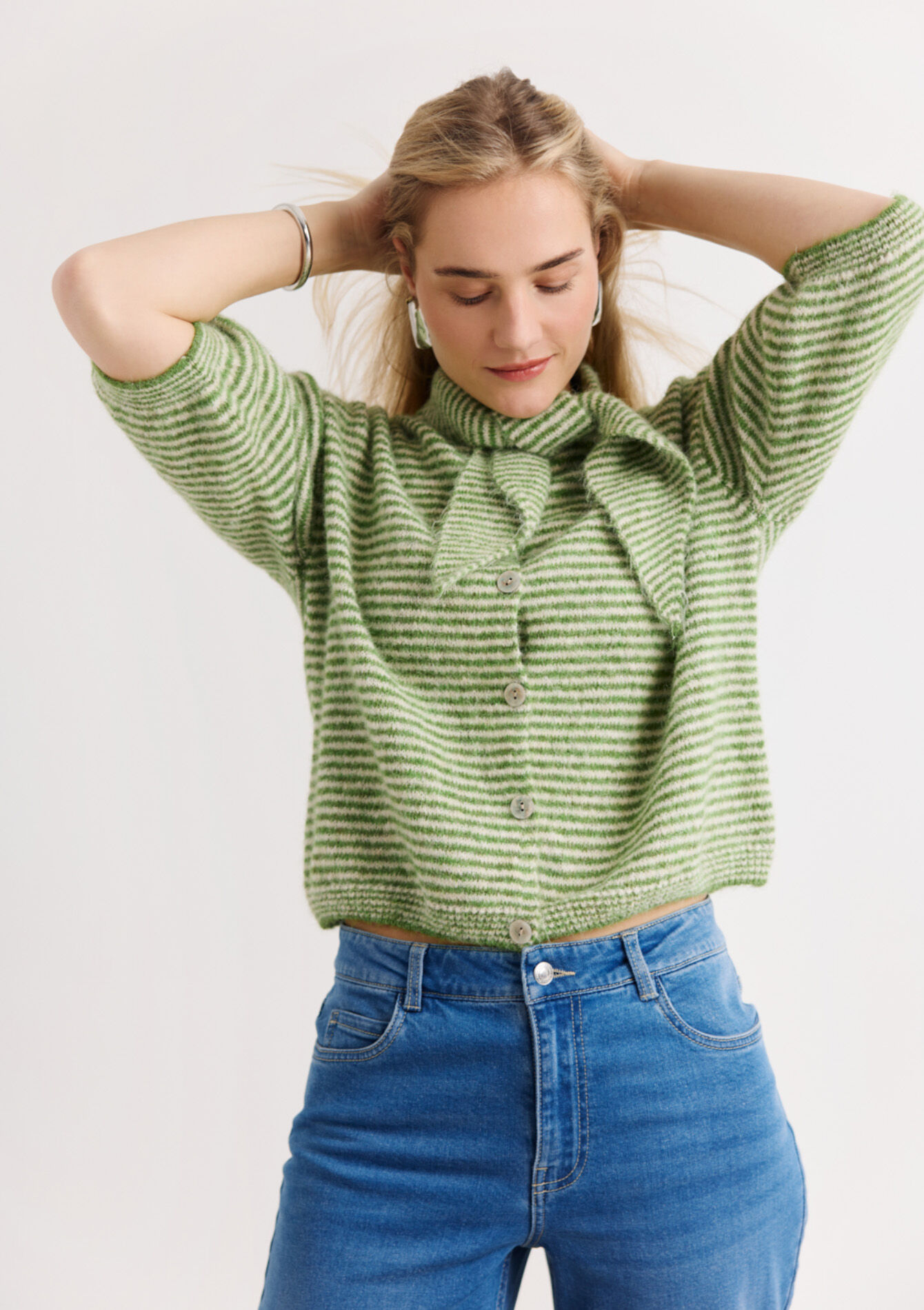 Gestreept vest met strikkraag