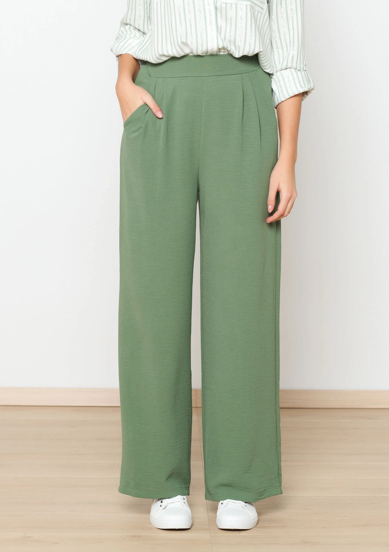 Wijde vloeiende broek