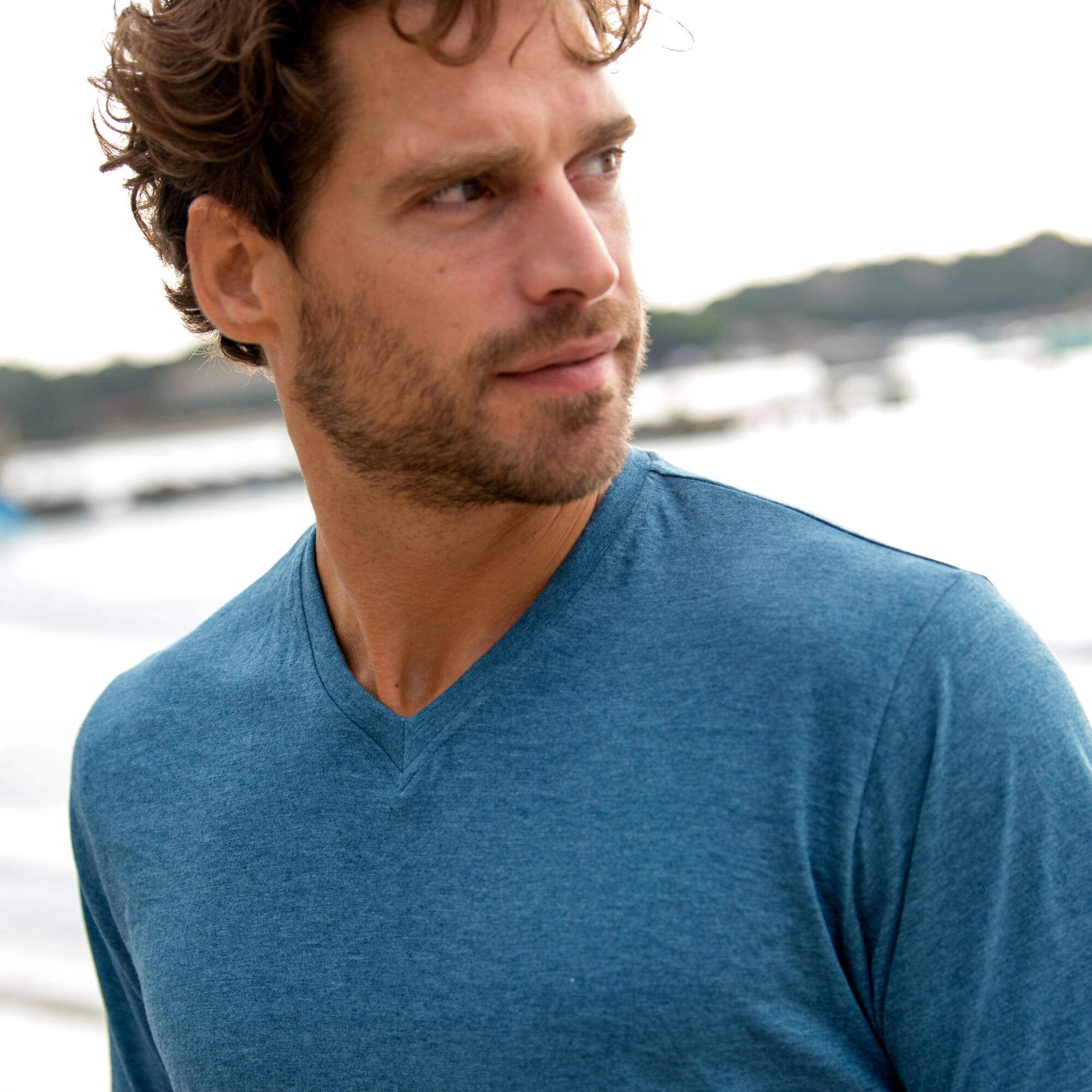 Tee-shirt col V manches courtes