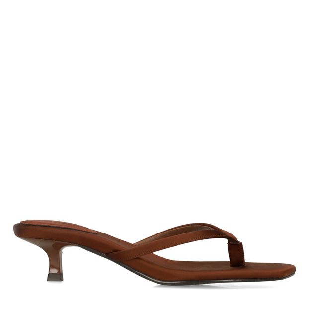 Bruine satijnen slippers met hak
