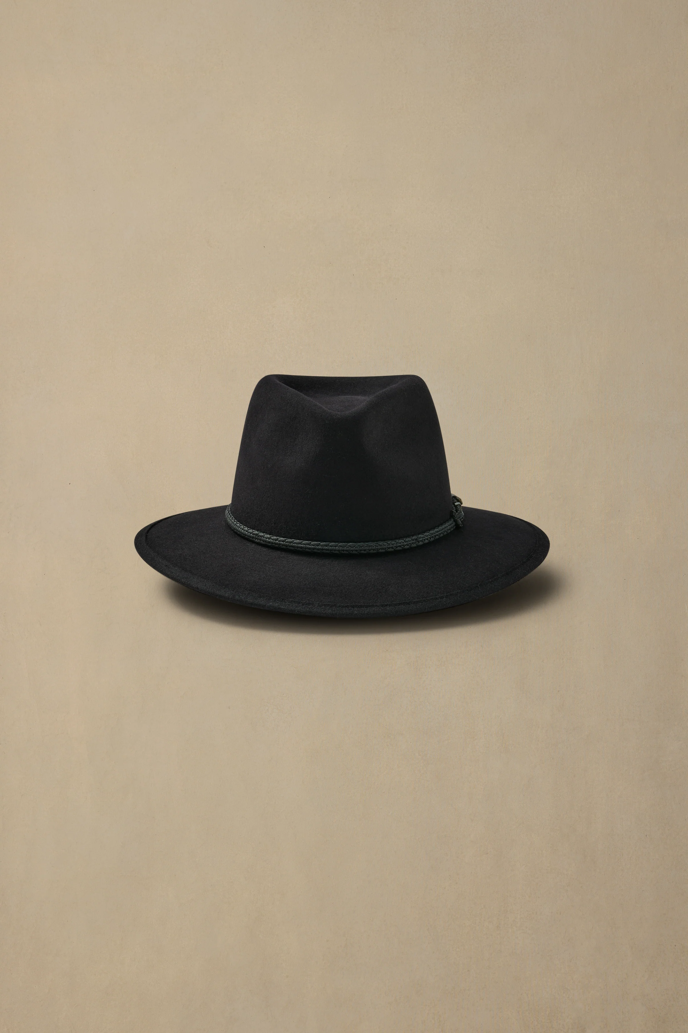 Traveller Black