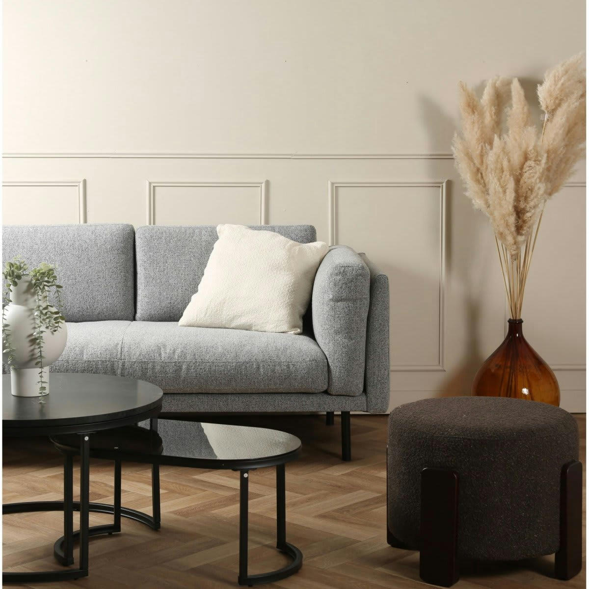 CLOA - Pouf moderne en tissu bouclé et bois gris foncé