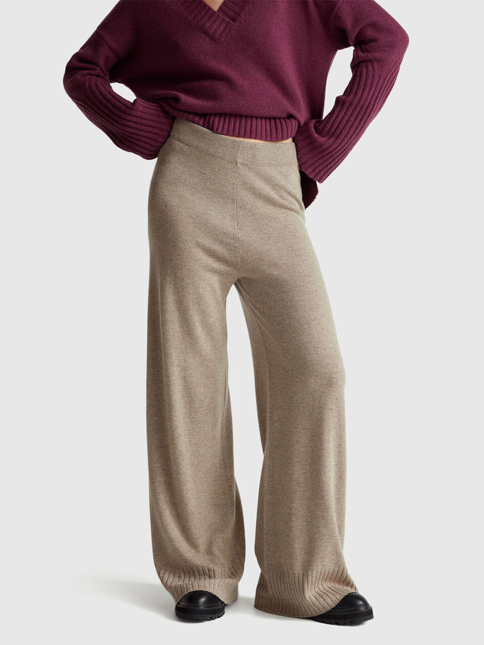 Beige wide trousers in wool and cashmere blend