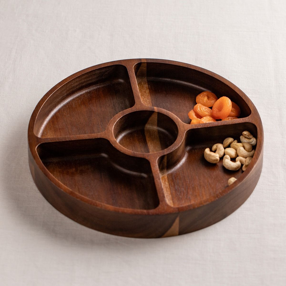 Półmisek MOOKA z drewna akacjowego z pięcioma przegródkami 29 cm