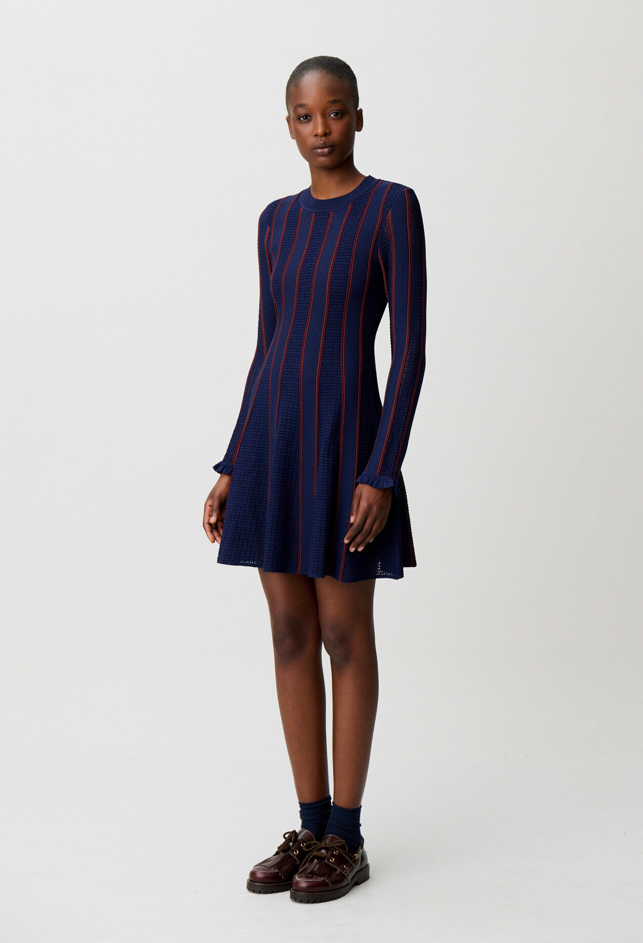 Robe courte maille patineuse