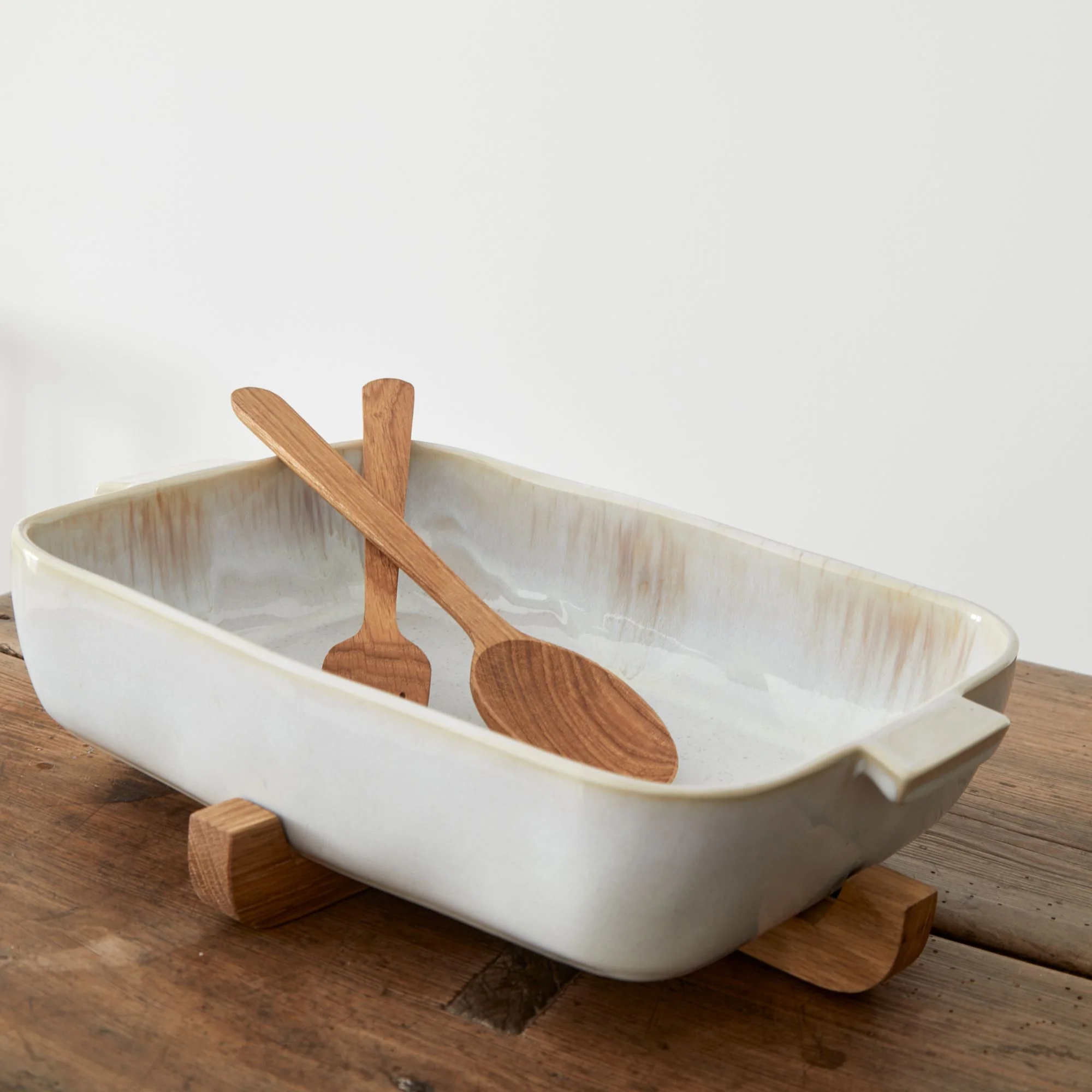Rectangular Baker with Oak Wood Trivet Eivissa, Casafina by COSTA NOVA