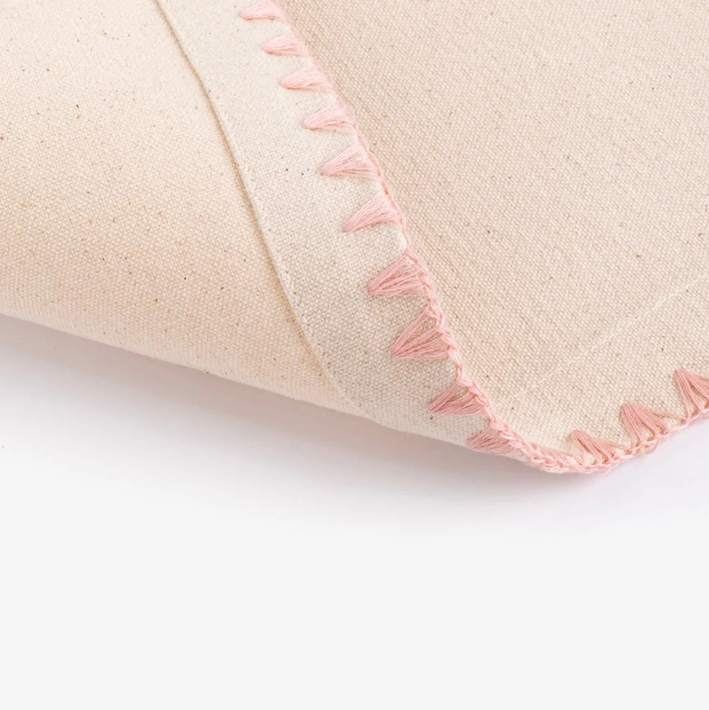Individual de Algodão Bege com Bordado Rosa PORTOBELLO