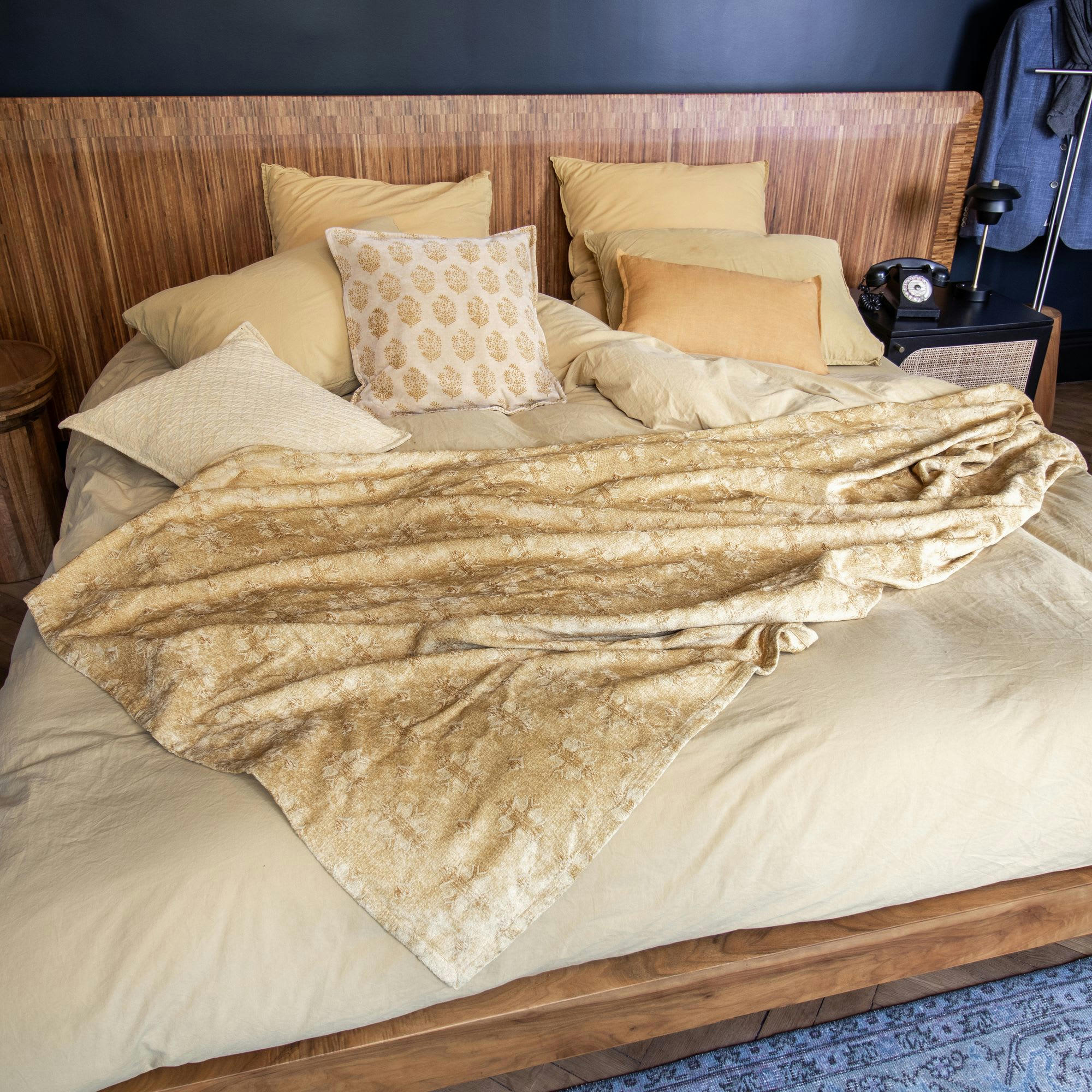 BYZANCE - Courte pointe en velours à motif jaune 220cm