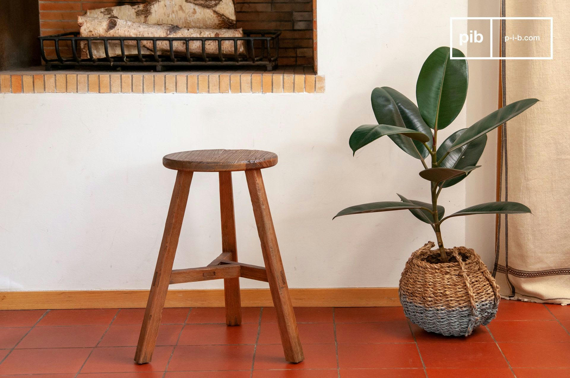VIZZAVONA - Tabouret en bois rond marron