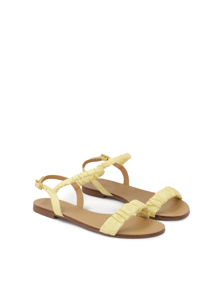 Flat sandals with crinkle straps