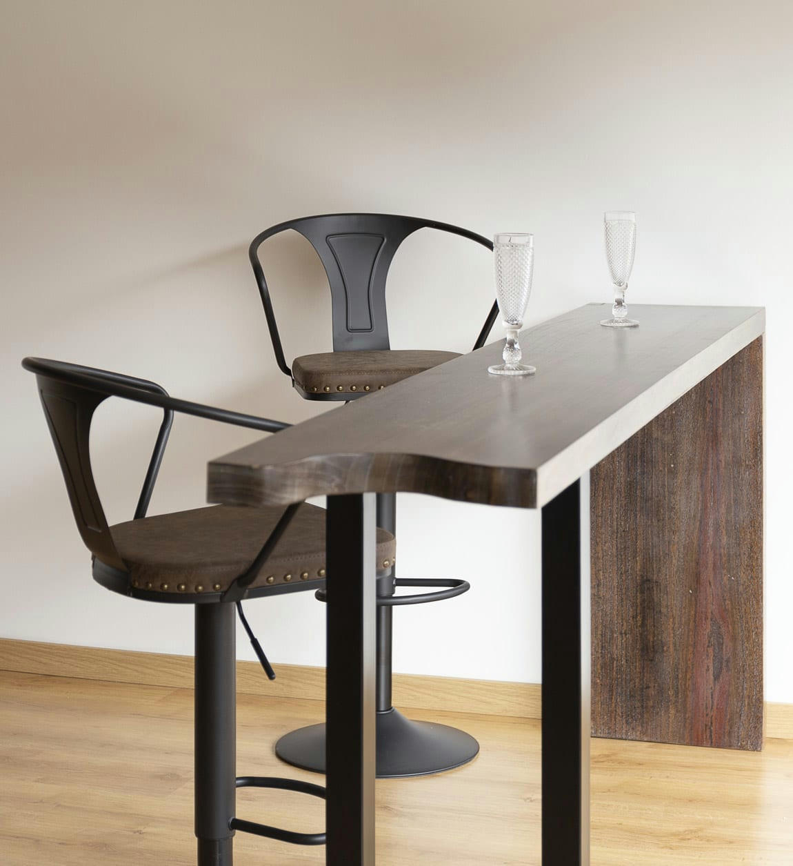 DETROIT - Set de 2 tabourets de bar pivotants en métal et simili-cuir