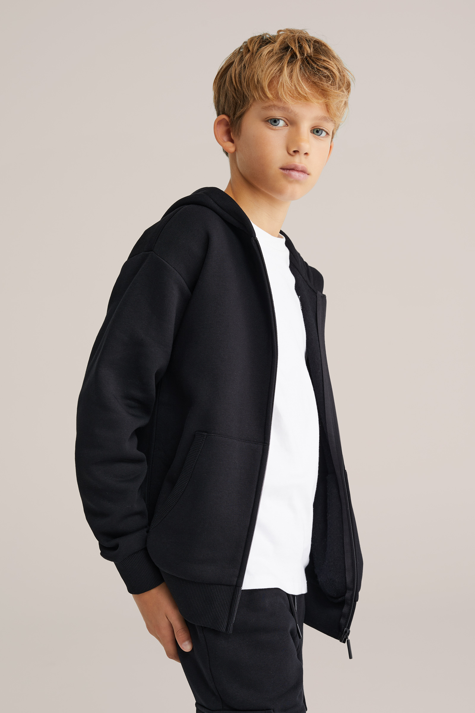 Jongens vest met capuchon en embroidery