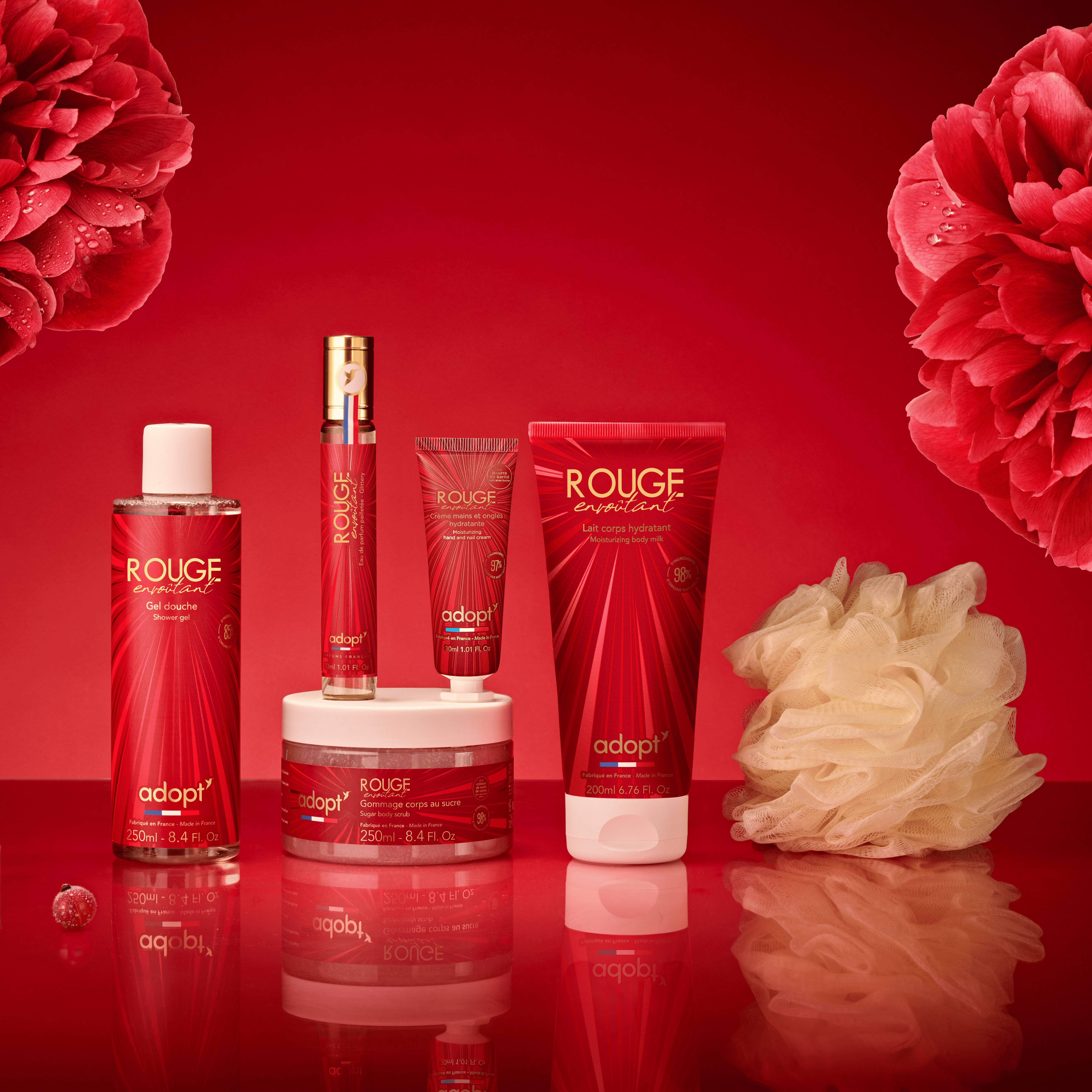 Rouge EnvoûtantCoffret Maxi eau de parfum 30 ml   lait corps 200 ml  gel douche 250 ml   gommage 250 ml   crème main 30 ml   fleur de bai