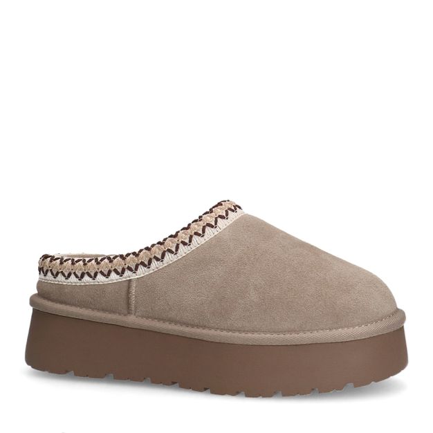 Beige suède instappers met wol