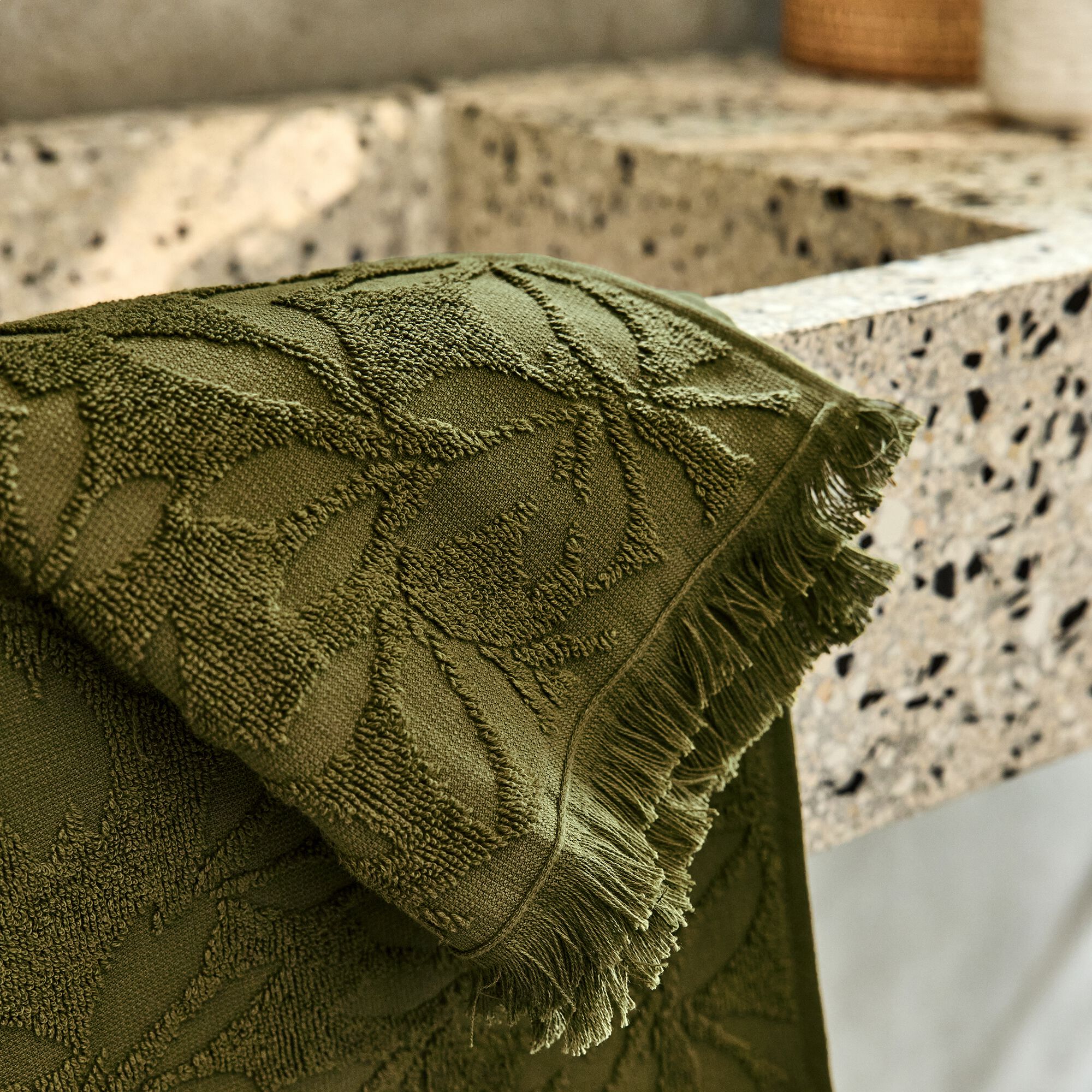 ALLORO - Lot de 2 serviettes invités en coton motif floral 30x50cm - vert mousse