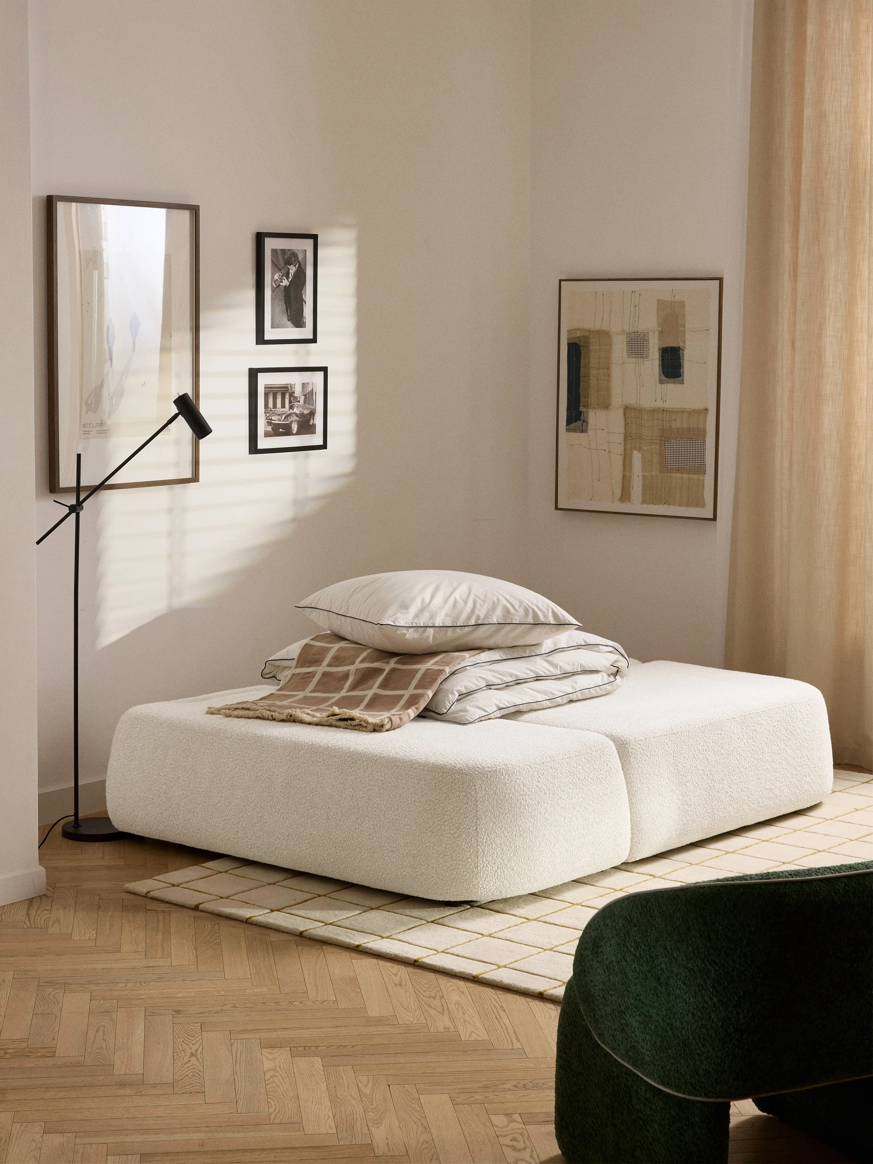 Schlafsofa Pao aus Teddy-Bouclé mit Stauraum