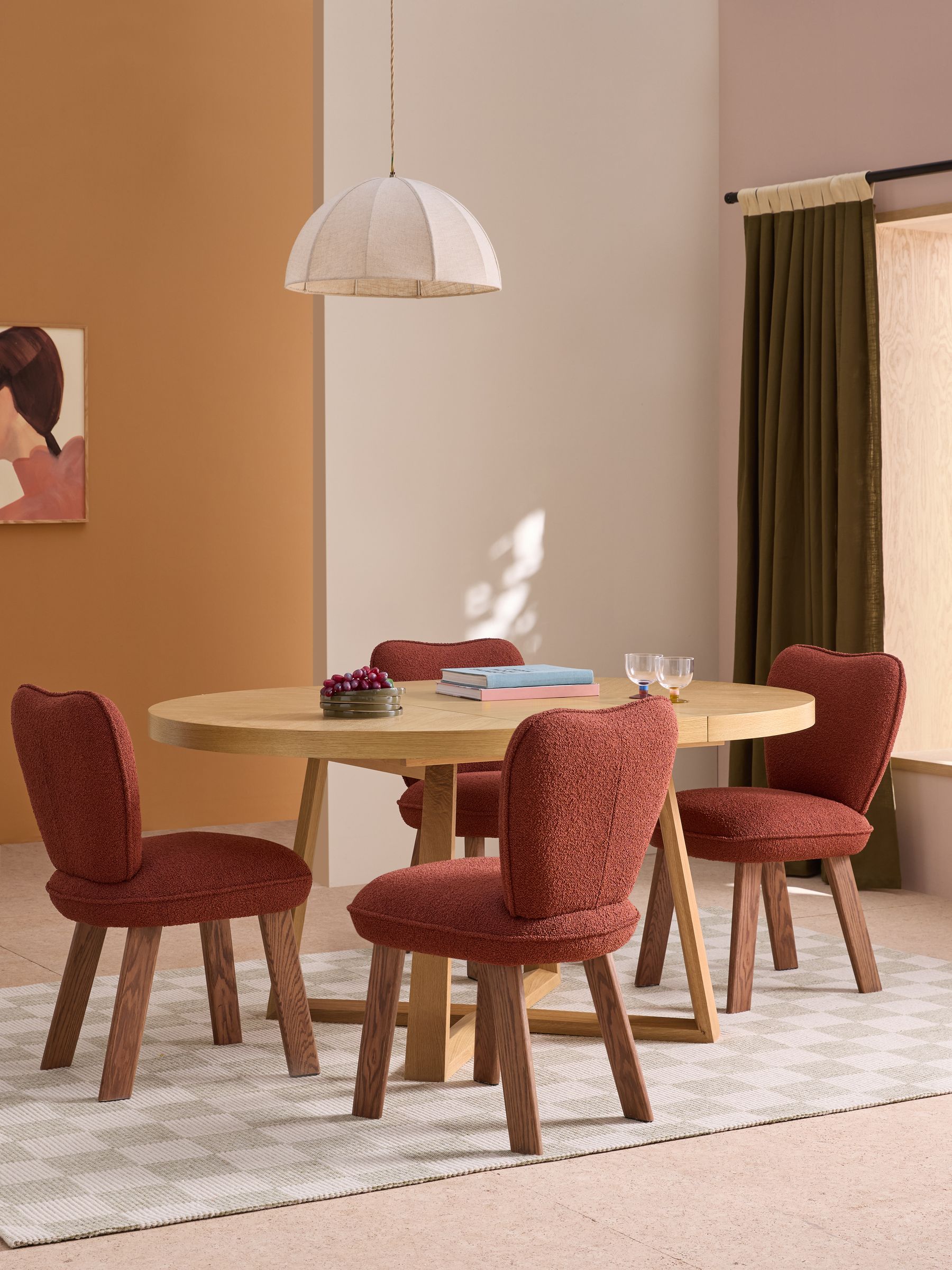 Belgrave Round 4 to 6 Seater Extending Dining Table in Oak