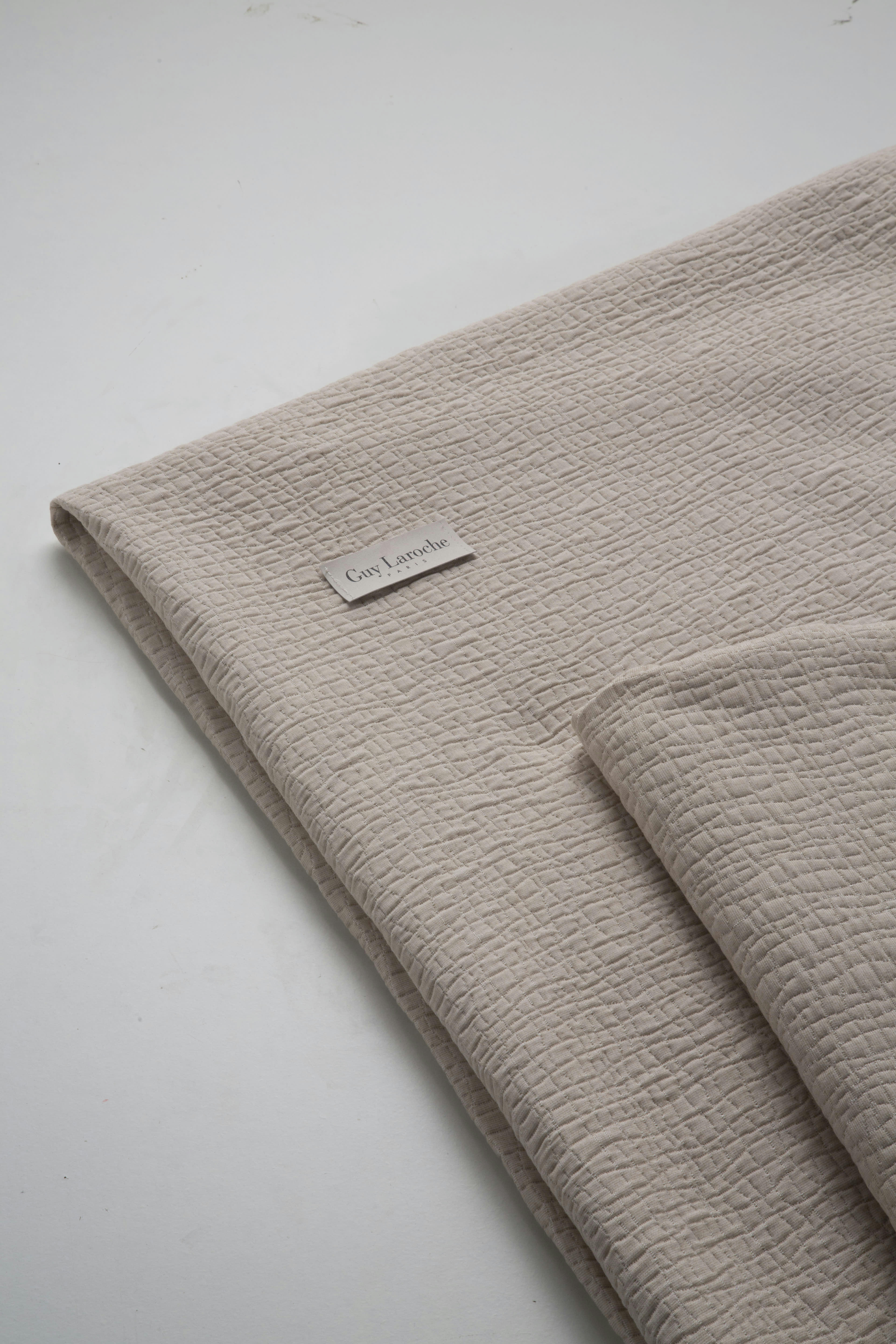 TERRE - Couvre lit en coton beige 180x270