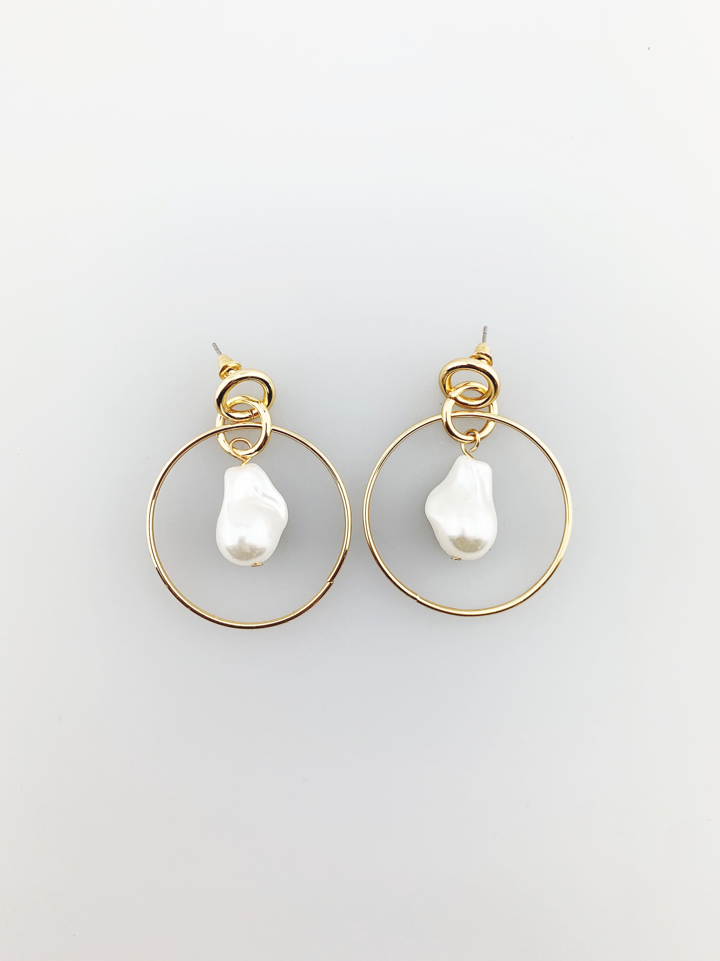 SVNX Hoop Earring with Pearl Drop