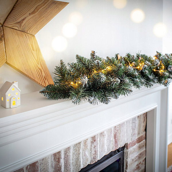 Guirlande de sapin de Noël KADAX 110 cm enneigée
