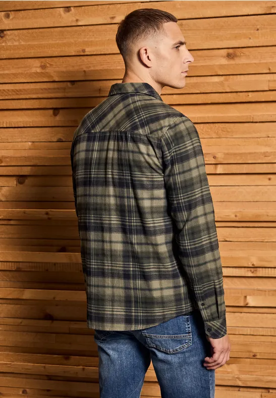Kariertes Flanellhemd