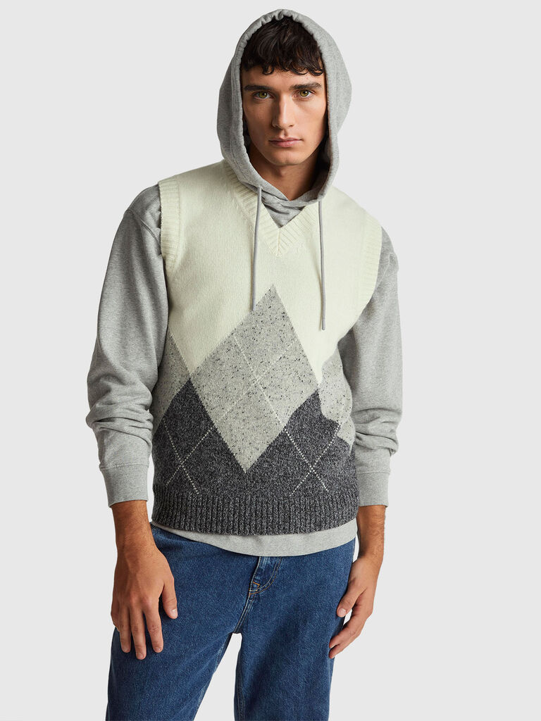 Diamond vest in wool blend