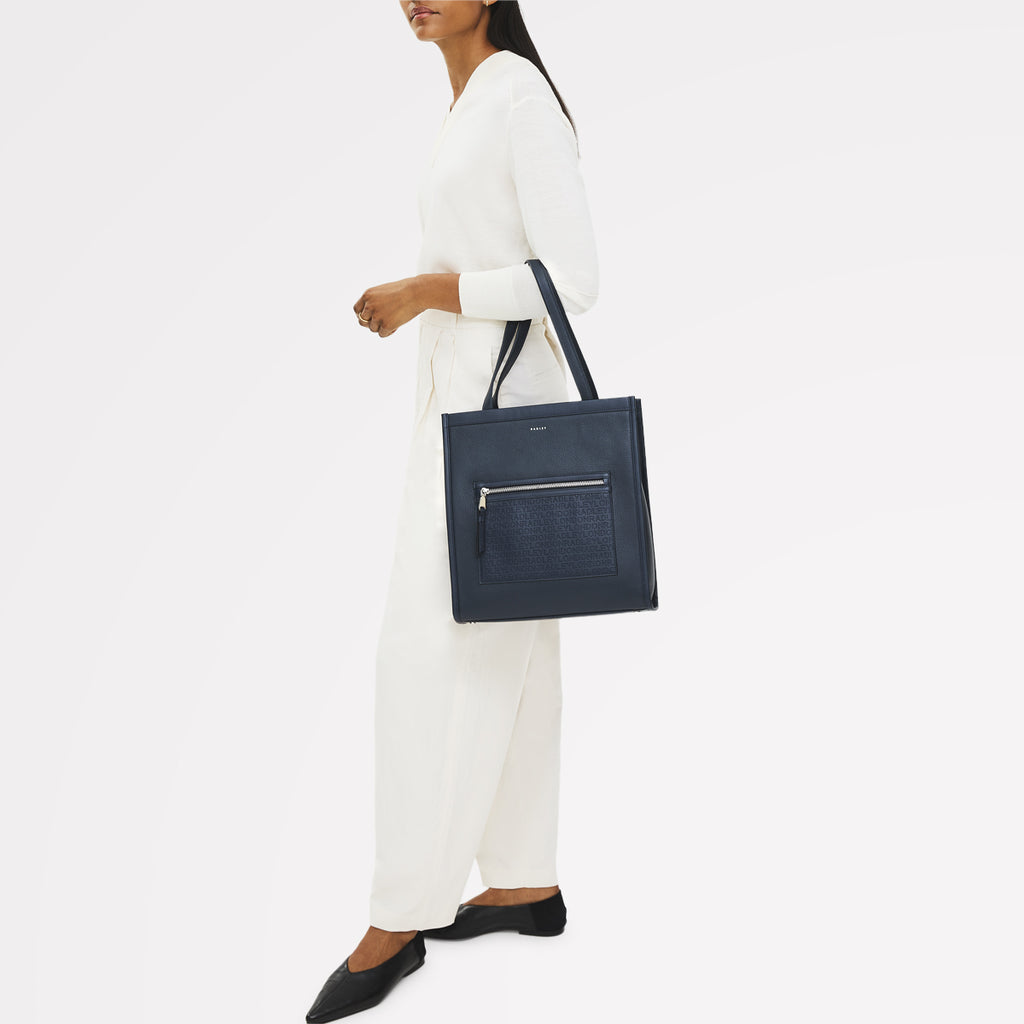 Alba Place - Medium Ziptop Tote