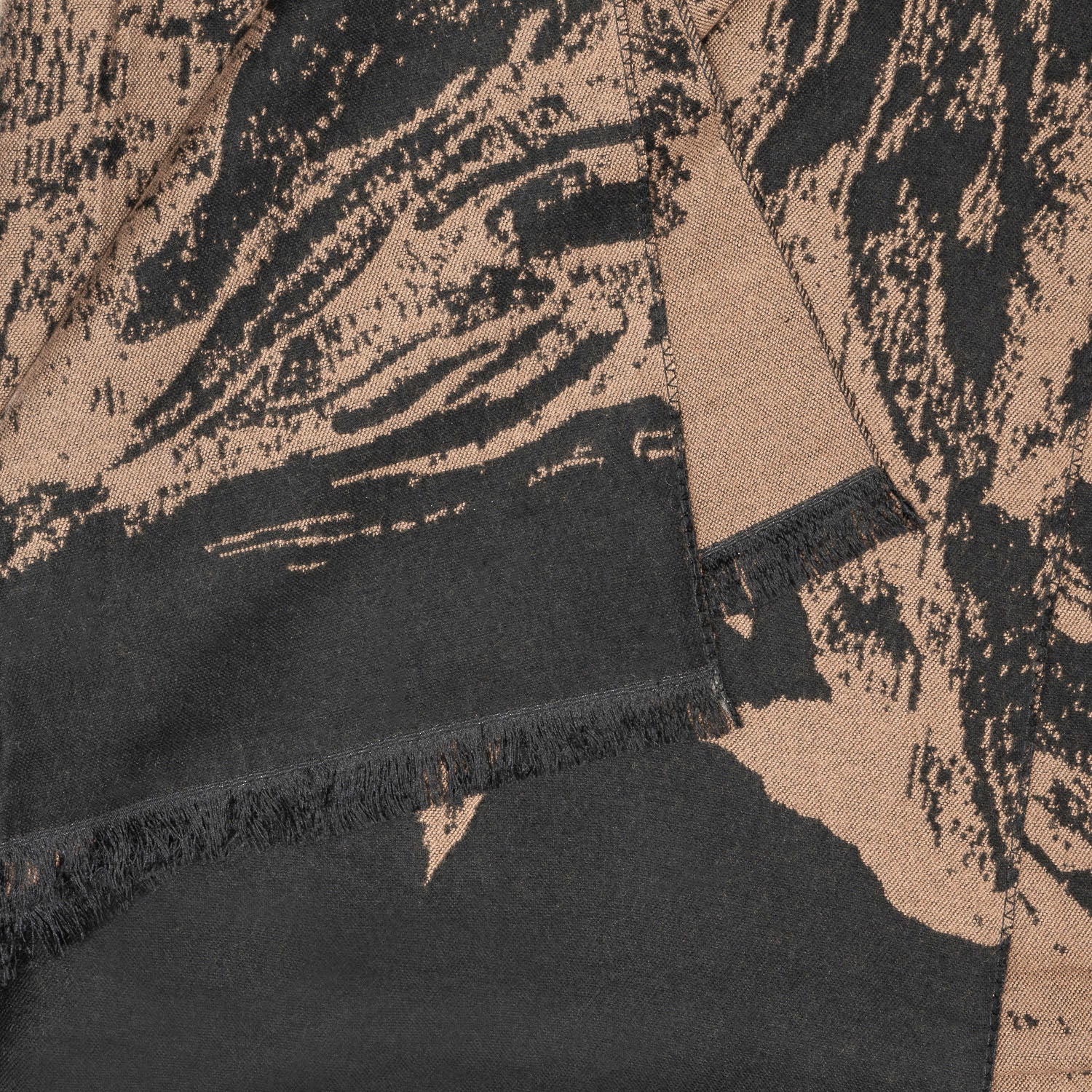 Foulard marron et noir jacquard fantaisie