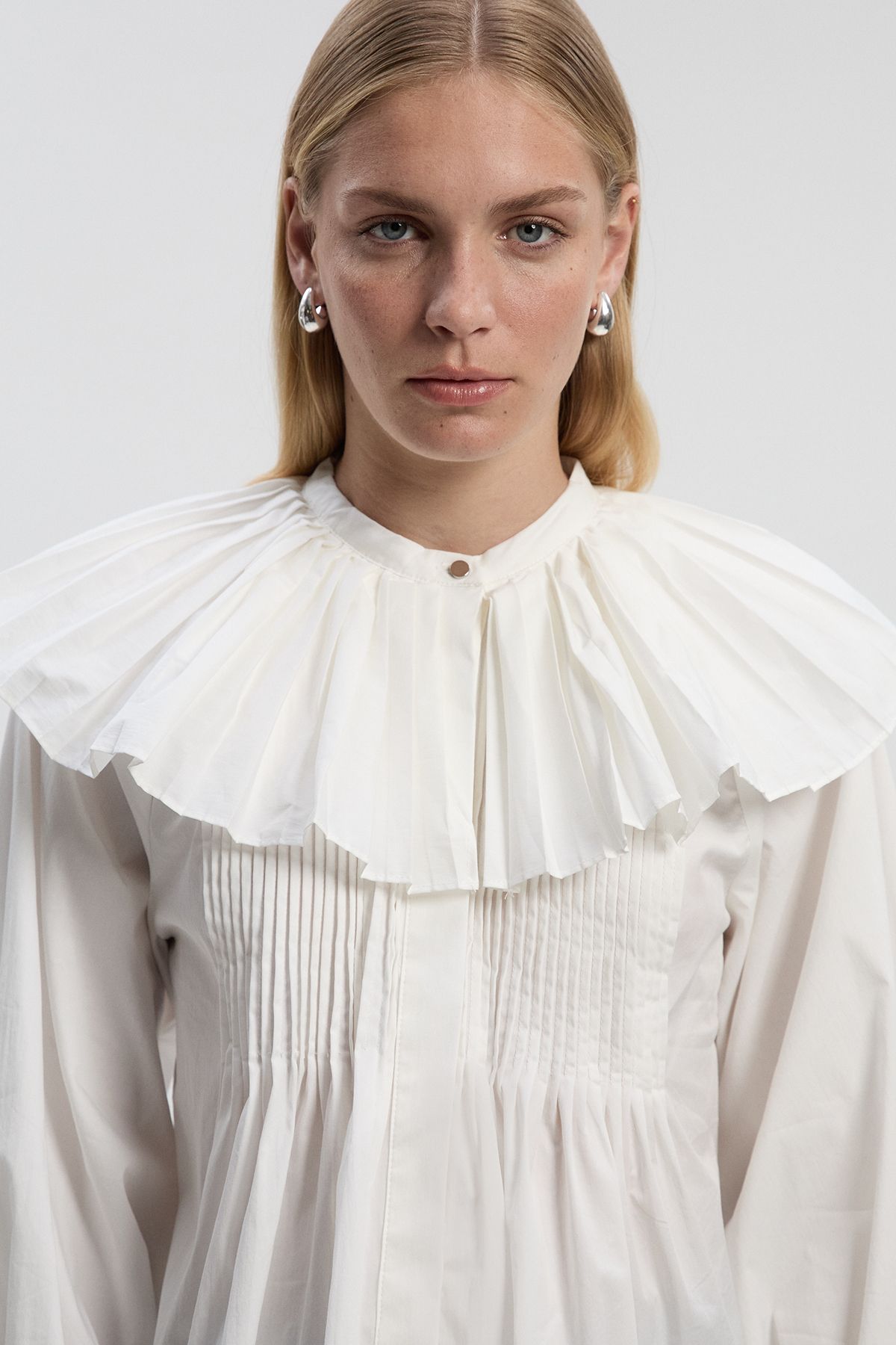KarenMillen Cotton Poplin Pleat Detail Woven Shirt