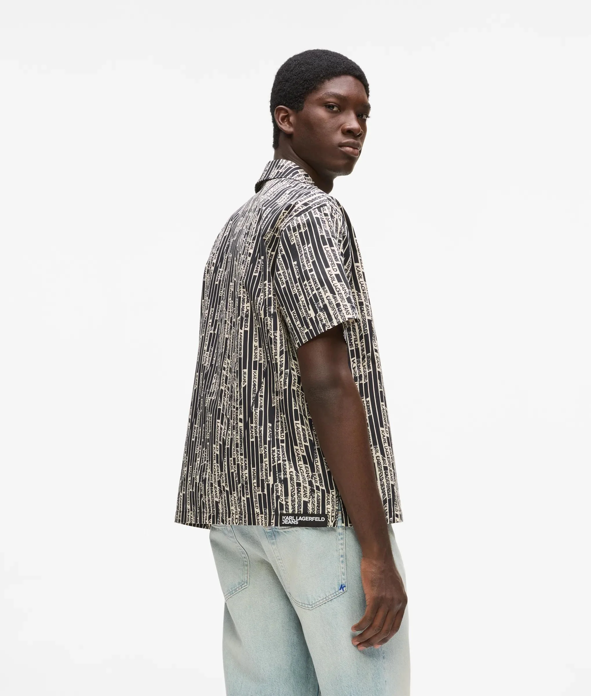 Chemise à manches courtes avec imprimé logo