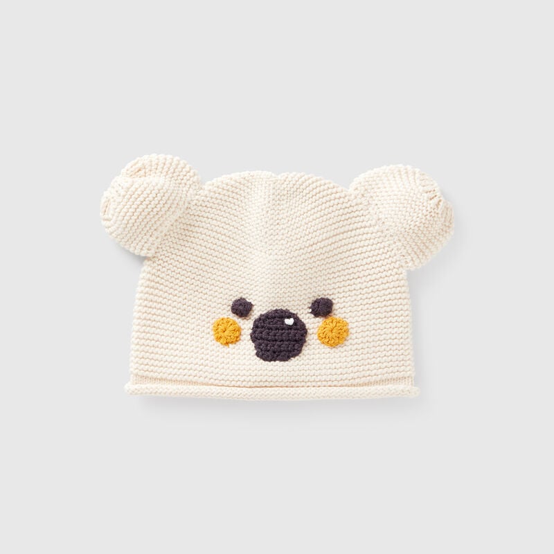 Tricot hat with applique