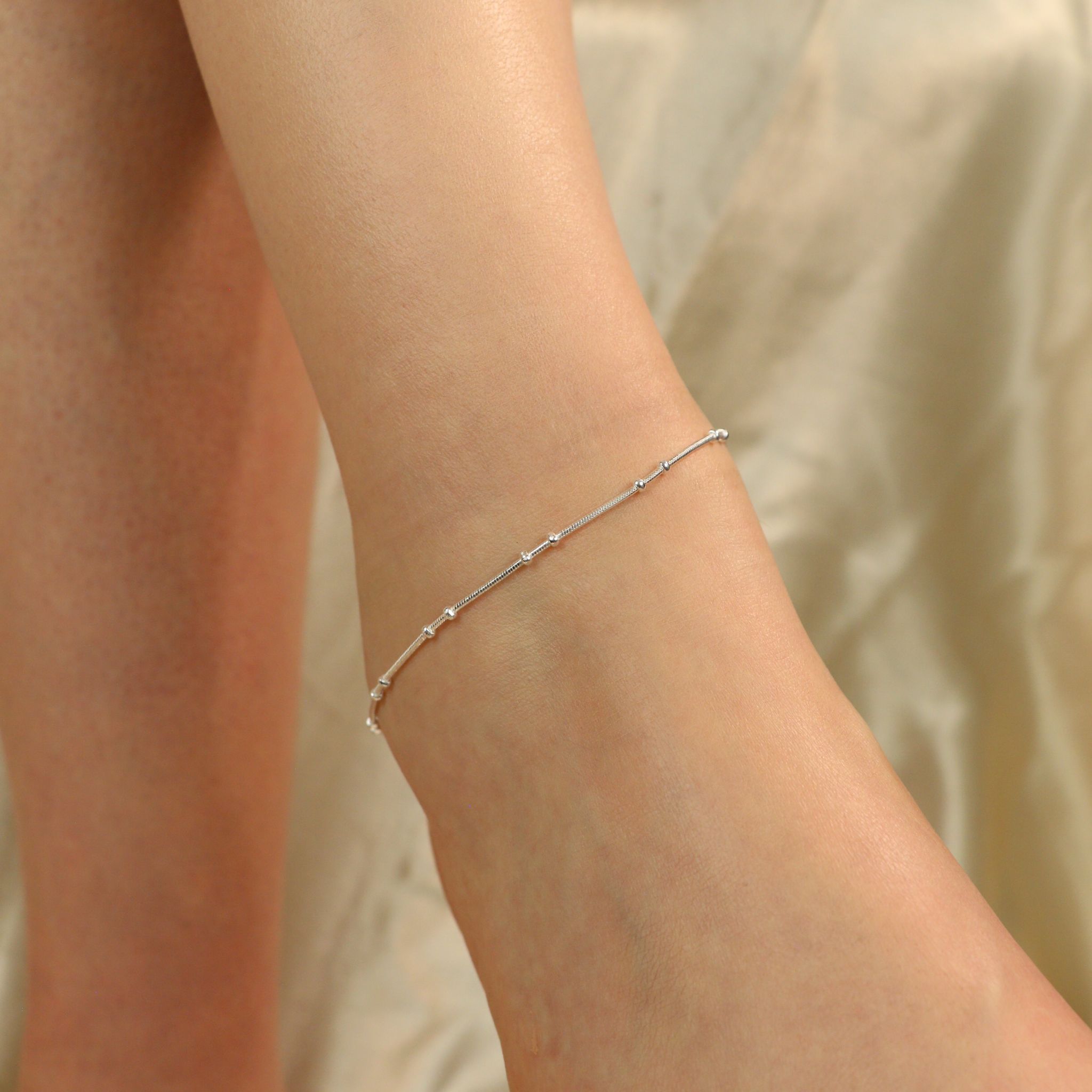 The Colourful Aura 925 Silver This Slim Thread Thin Minimalist Payal Anklet