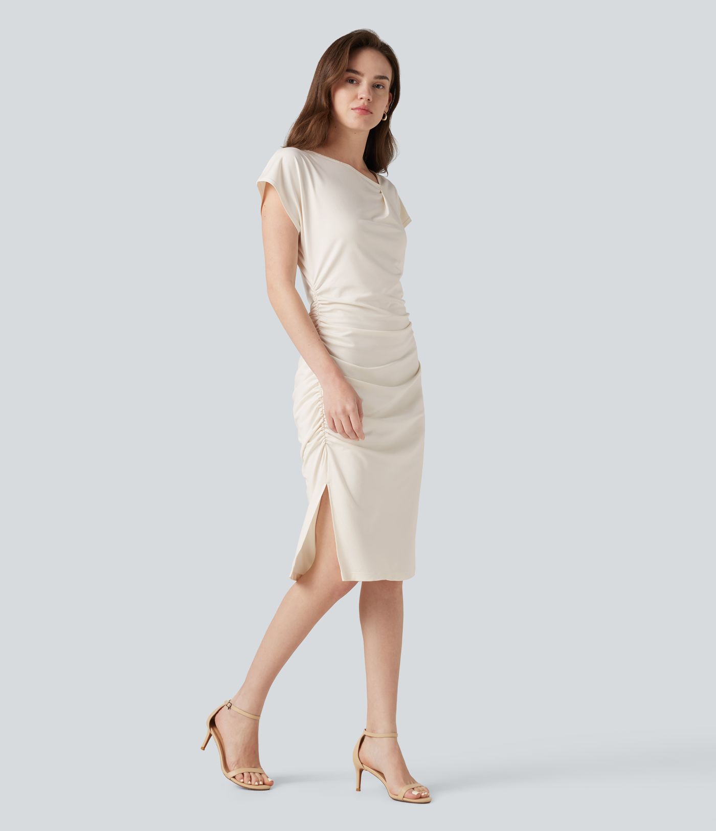 Robe habillée asymétrique col bénitier manches courtes froncée avec ourlet fendu