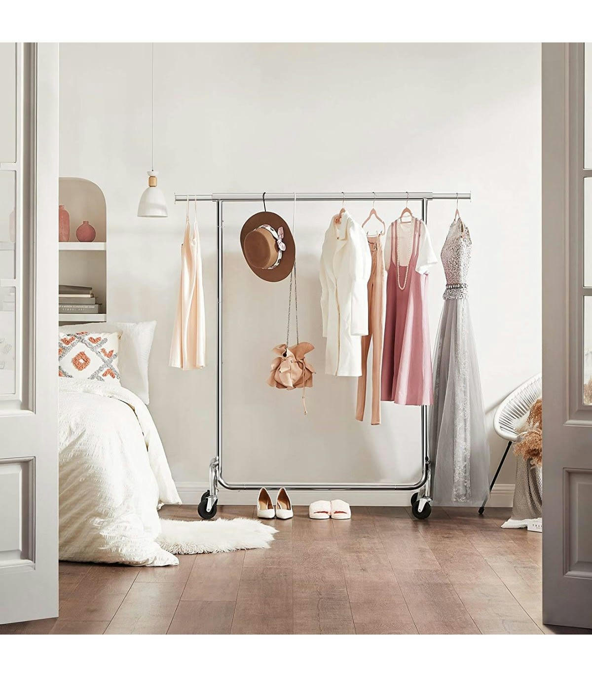 TRINGLE EXTENSIBLE - Portant avec tringle extensible 110-150 cm sur roulettes