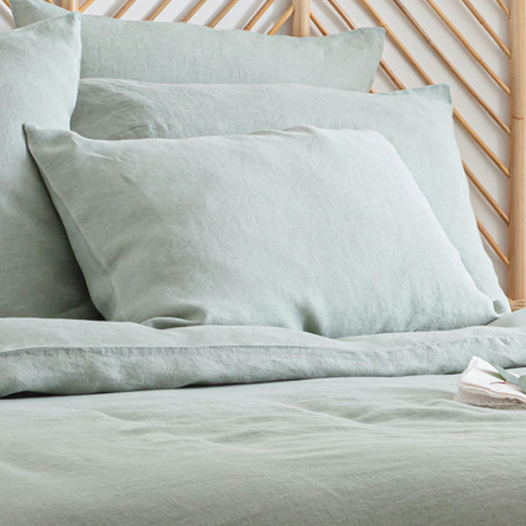 - Taie d'oreiller en 100% lin céladon 50x70 cm