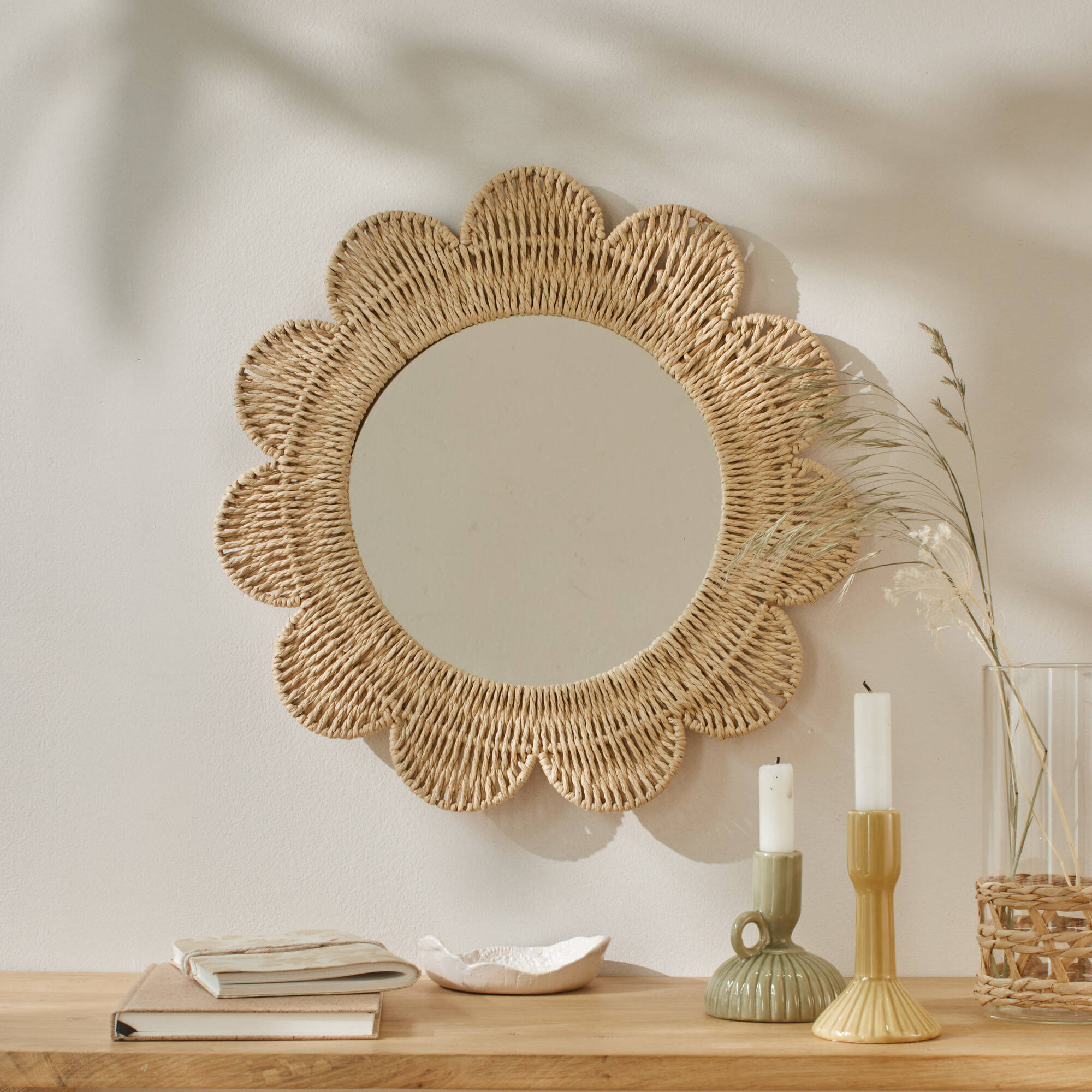Miroir fleur en rotin